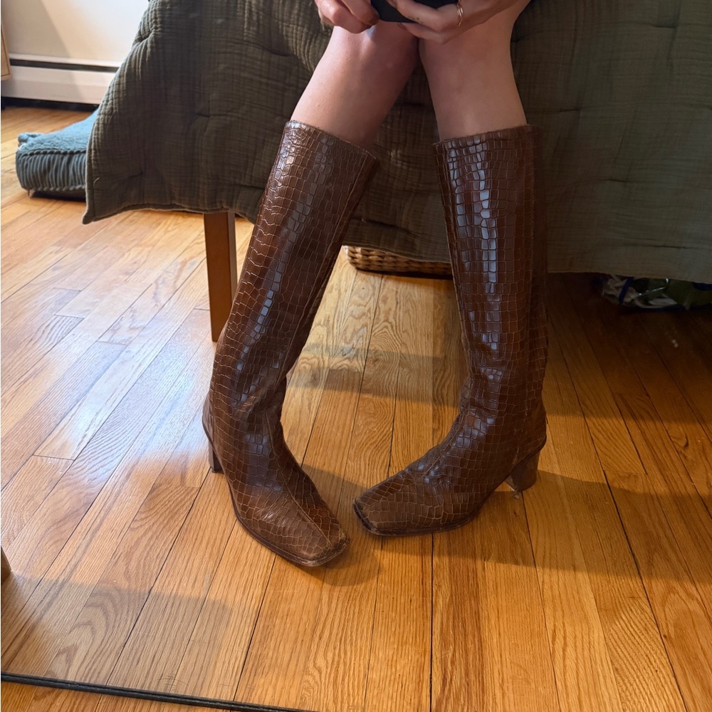 ALOHAS Brown Croc-Embossed Heeled Boots
